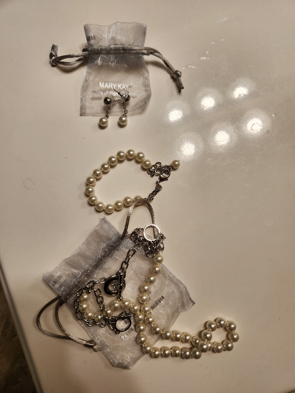 Mary Kay Pearl Necklace & Earring Set in Cream and Silver